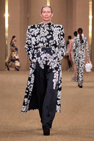 Look 32